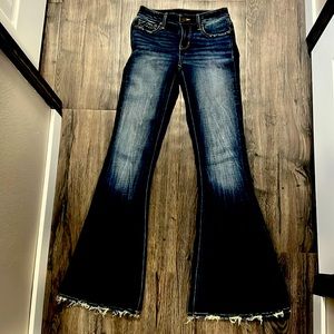 Buckle Black Fit No. 53 24 x 34 women’s extreme flare jeans